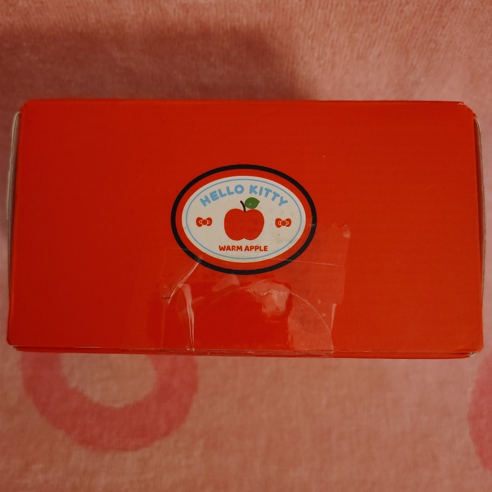EXCLUSIVE - Hello Kitty x MarTube Officially Licensed Apple Hand Warmer - Picture 8 of 9